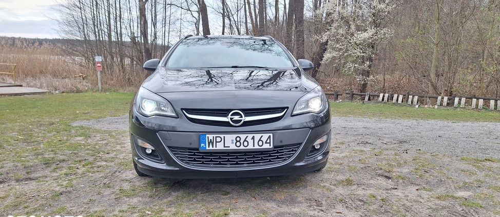 Opel Astra cena 35900 przebieg: 195000, rok produkcji 2015 z Zbąszyń małe 191